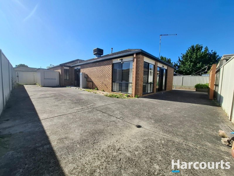 Photo - 4 Gatehouse Parade, Cranbourne East VIC 3977 - Image 8
