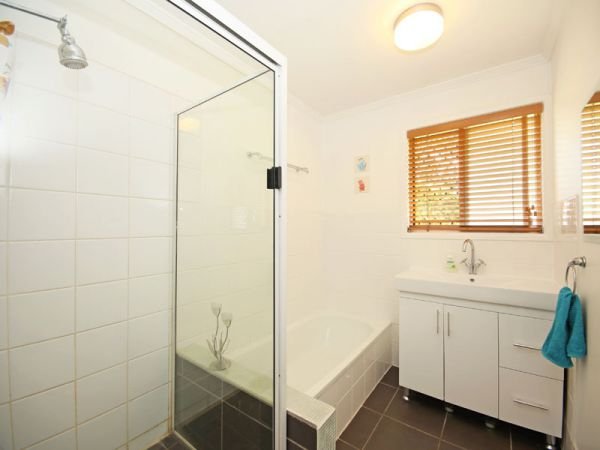 Photo - 4 Gawain Road, Bracken Ridge QLD 4017 - Image 4