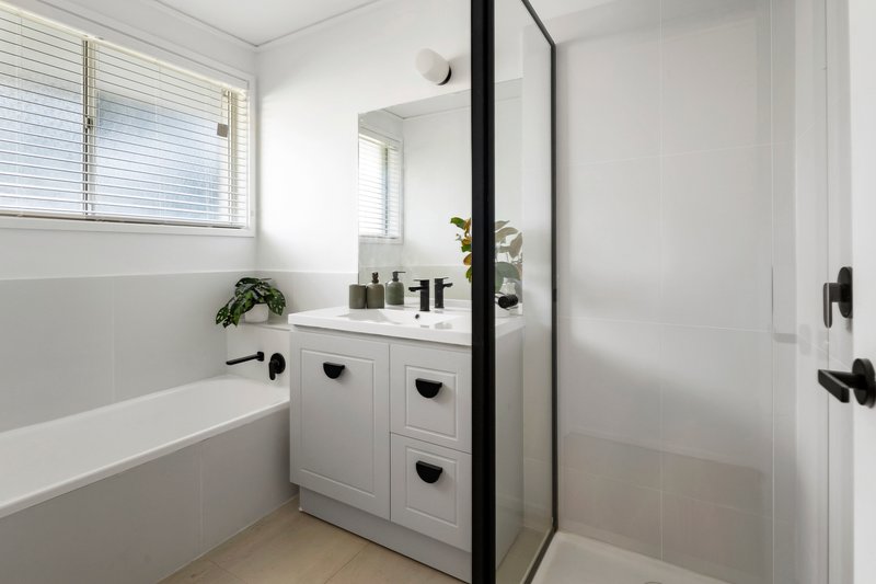 Photo - 4 Gaynor Court, Frankston VIC 3199 - Image 5