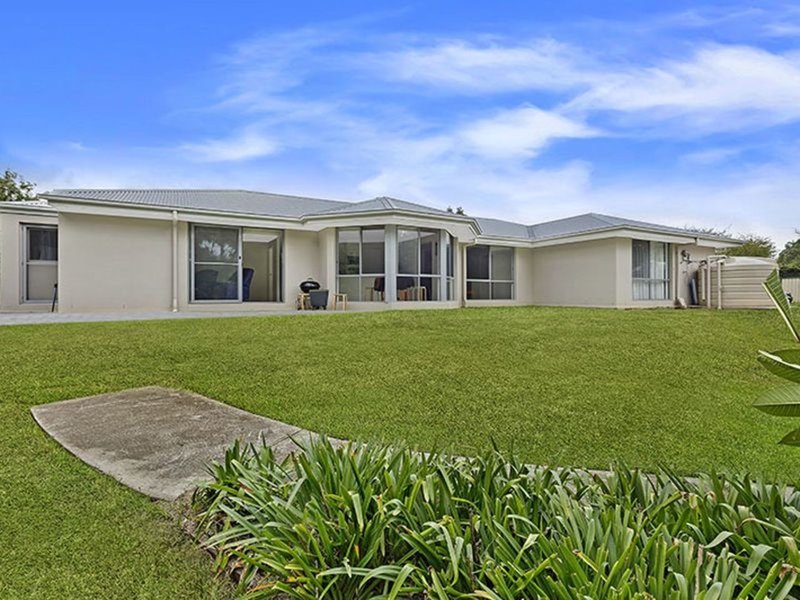 Photo - 4 Geoffrey Road, Chittaway Point NSW 2261 - Image 5