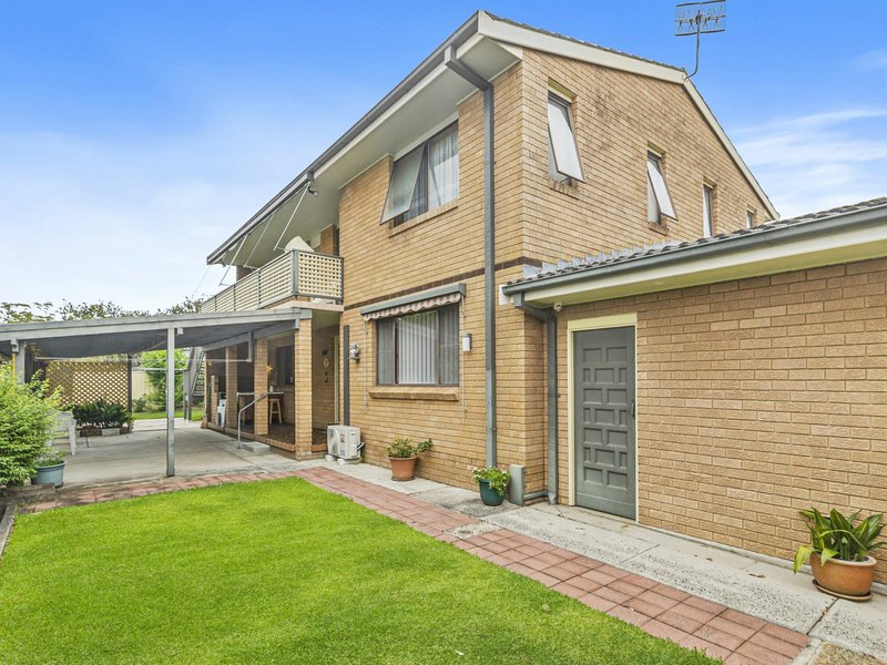 Photo - 4 George Hely Crescent, Killarney Vale NSW 2261 - Image 4