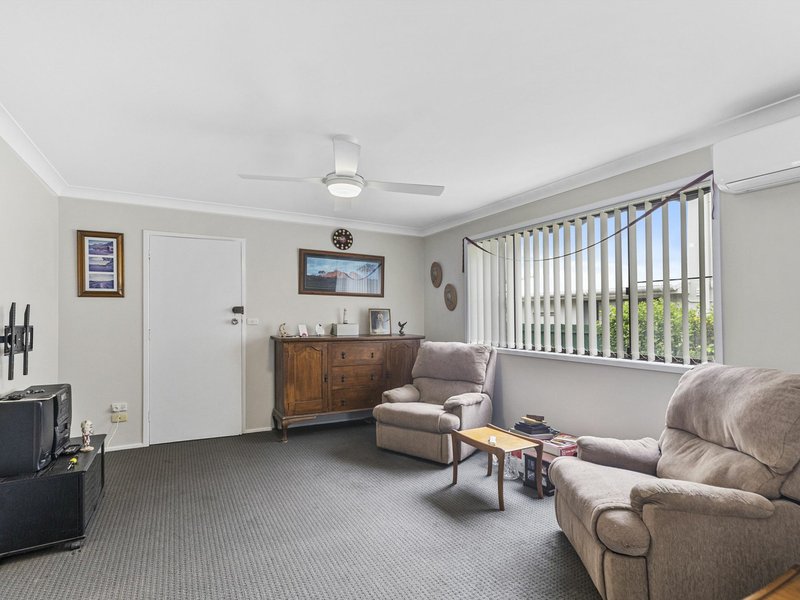 Photo - 4 George Hely Crescent, Killarney Vale NSW 2261 - Image 5