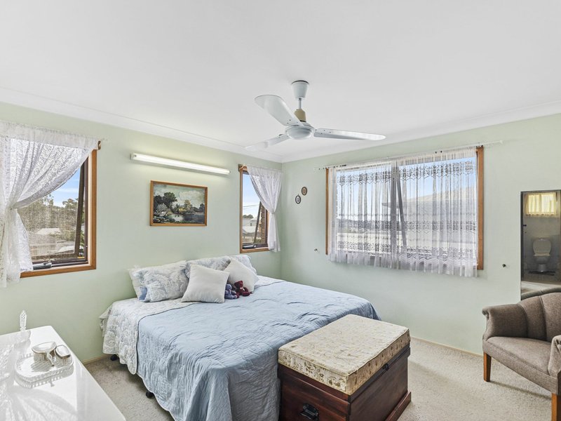 Photo - 4 George Hely Crescent, Killarney Vale NSW 2261 - Image 11