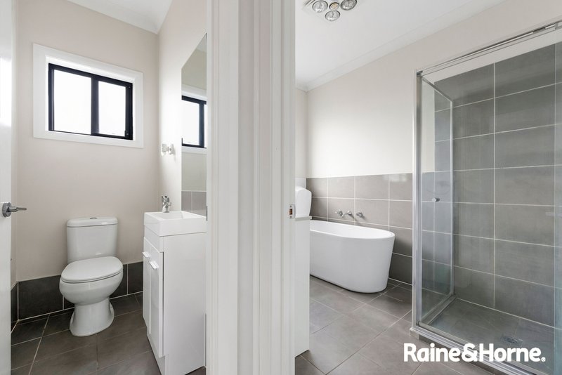 Photo - 4 Gerygone Street, Austral NSW 2179 - Image 5