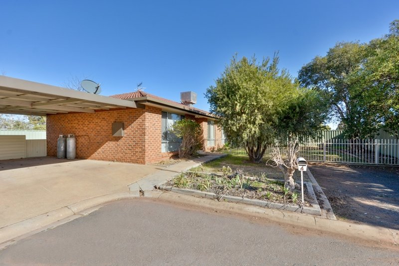 Photo - 4 Gibson Court, Griffith NSW 2680 - Image 14