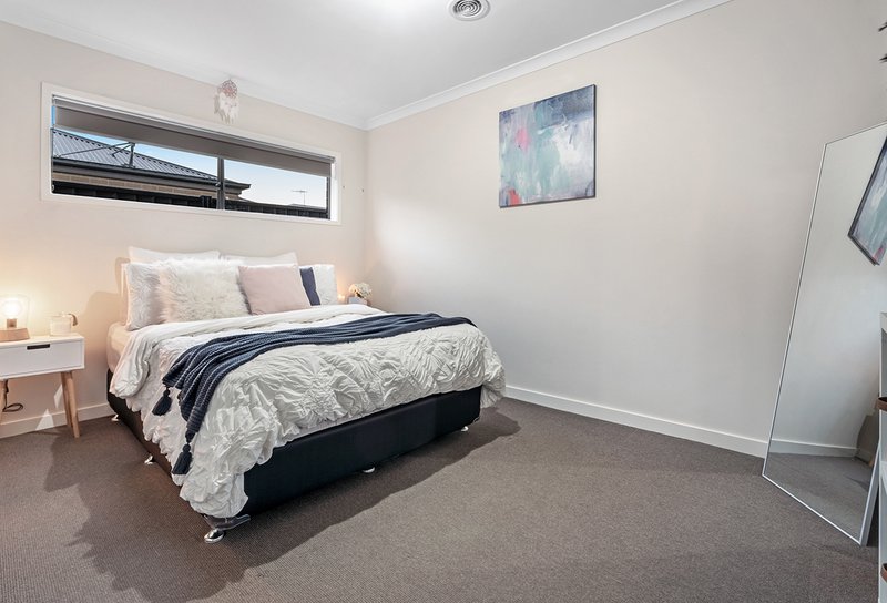 Photo - 4 Gift Road, Craigieburn VIC 3064 - Image 10