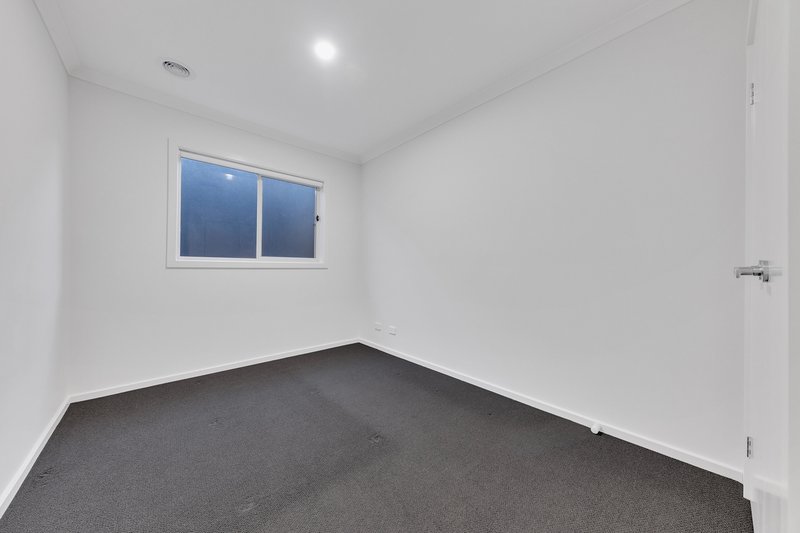 Photo - 4 Gita Crescent, Werribee VIC 3030 - Image 10