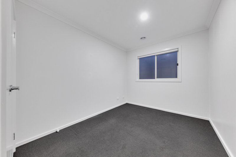 Photo - 4 Gita Crescent, Werribee VIC 3030 - Image 13