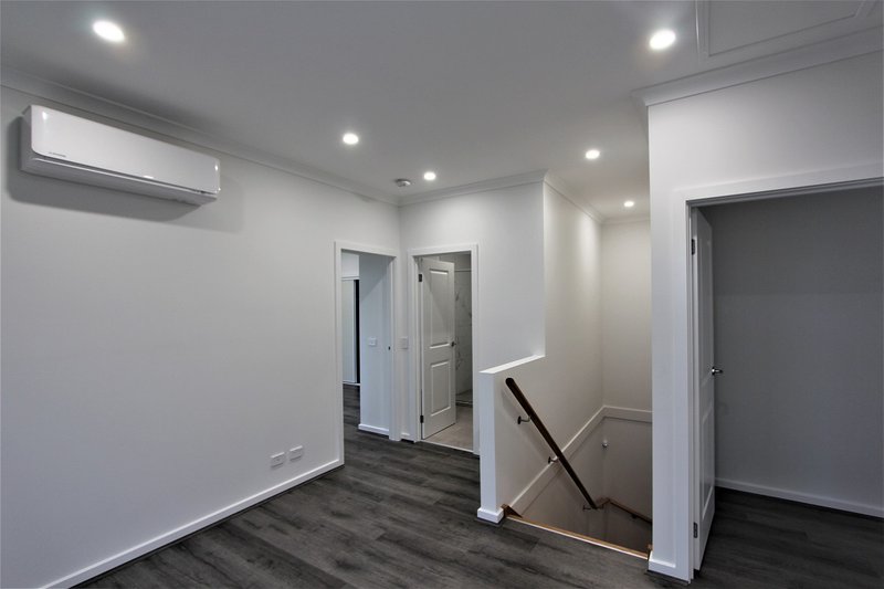 Photo - 4 Glacier Place, Springvale VIC 3171 - Image 6
