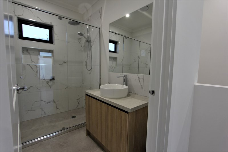 Photo - 4 Glacier Place, Springvale VIC 3171 - Image 7