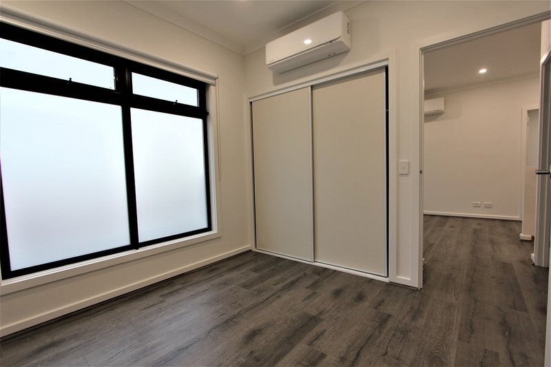 Photo - 4 Glacier Place, Springvale VIC 3171 - Image 10