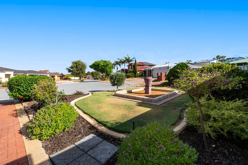 Photo - 4 Glamis Court, Orelia WA 6167 - Image 3