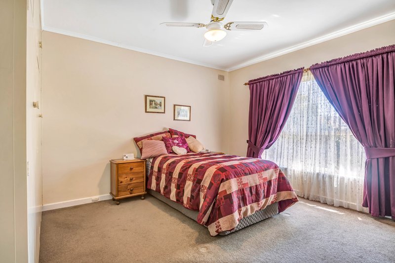 Photo - 4 Glandore Avenue, Clovelly Park SA 5042 - Image 8