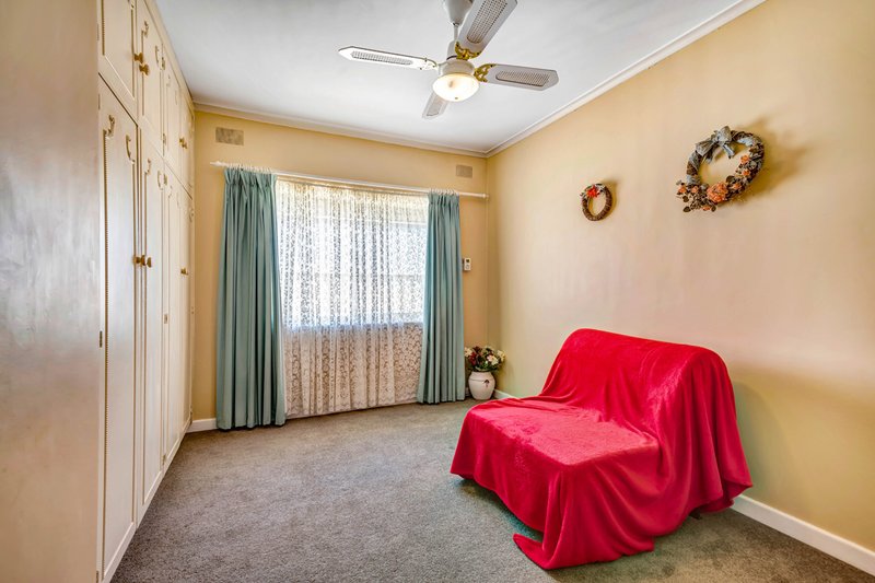 Photo - 4 Glandore Avenue, Clovelly Park SA 5042 - Image 10