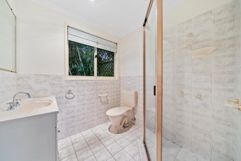 Photo - 4 Gleditsia Close, Regents Park QLD 4118 - Image 9