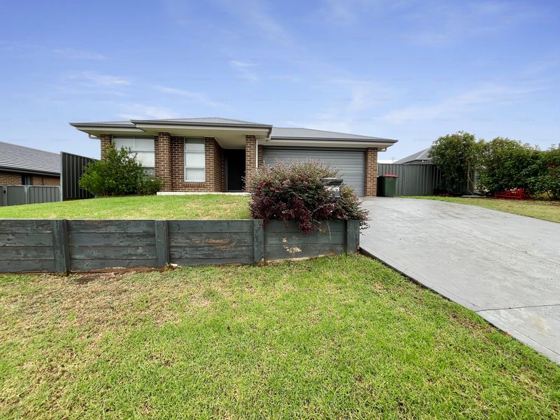 Photo - 4 Gleneagles Avenue, Heddon Greta NSW 2321 - Image 6