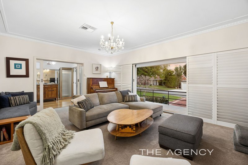 Photo - 4 Glengariff Drive, Floreat WA 6014 - Image 6