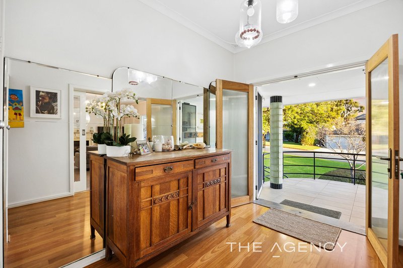 Photo - 4 Glengariff Drive, Floreat WA 6014 - Image 9