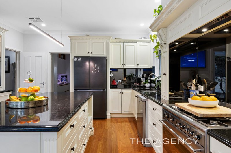 Photo - 4 Glengariff Drive, Floreat WA 6014 - Image 11