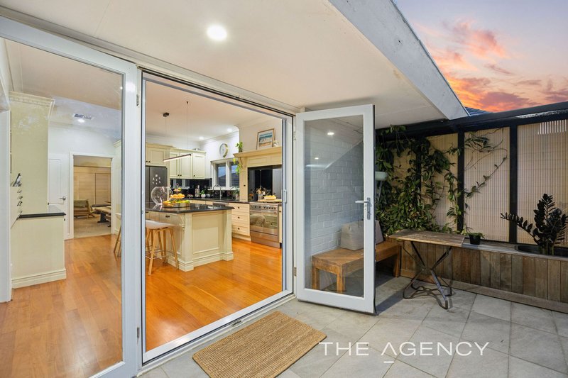 Photo - 4 Glengariff Drive, Floreat WA 6014 - Image 12