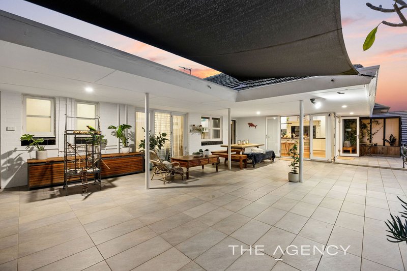 Photo - 4 Glengariff Drive, Floreat WA 6014 - Image 24