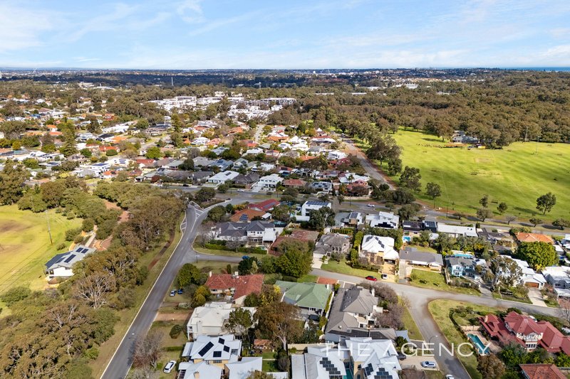 Photo - 4 Glengariff Drive, Floreat WA 6014 - Image 29