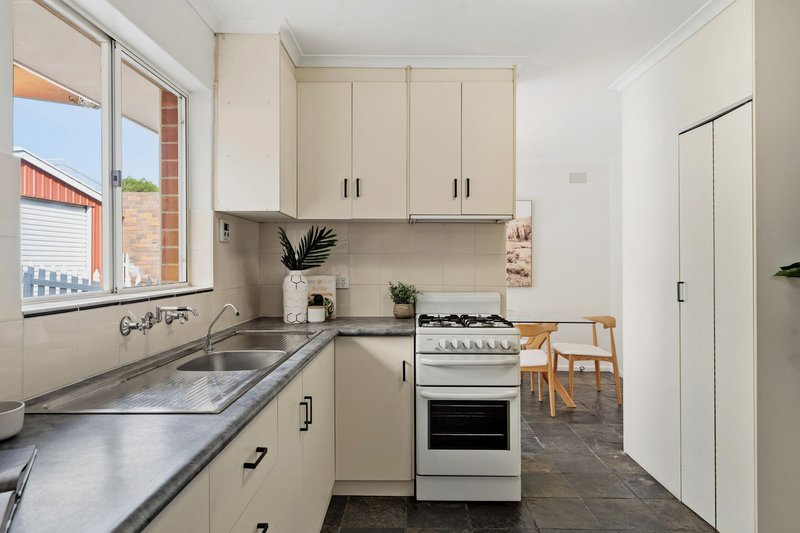 Photo - 4 Glenloth Drive, Happy Valley SA 5159 - Image 9