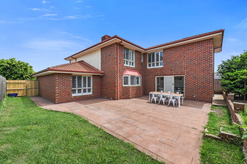 Photo - 4 Glenn Erin Way, Berwick VIC 3806 - Image 15