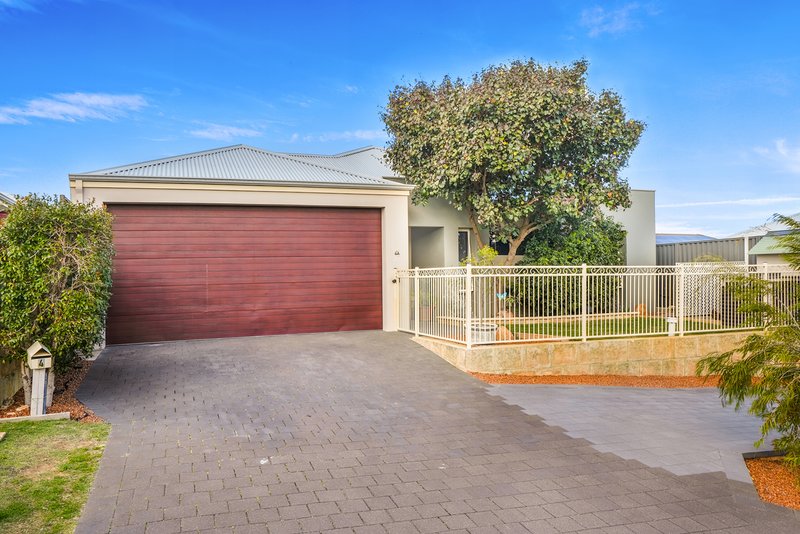 Photo - 4 Glenwhan Link, Landsdale WA 6065 - Image 3