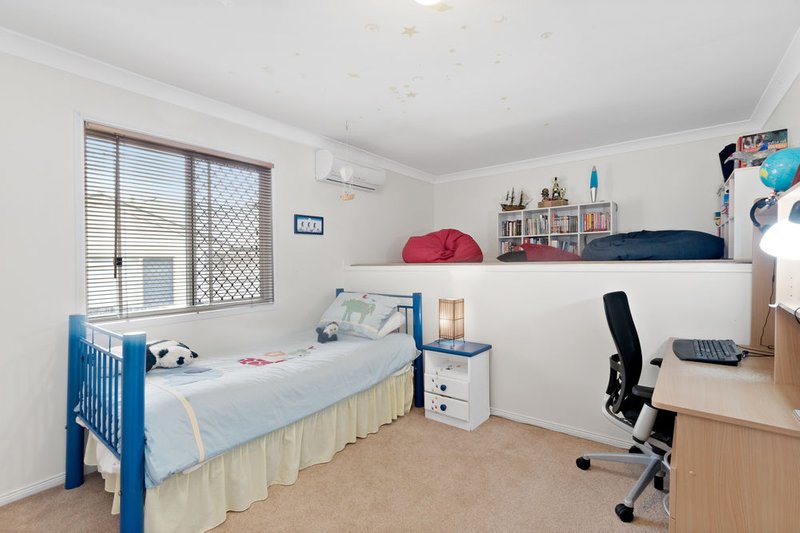 Photo - 4 Glenwood Place, Ferny Hills QLD 4055 - Image 11