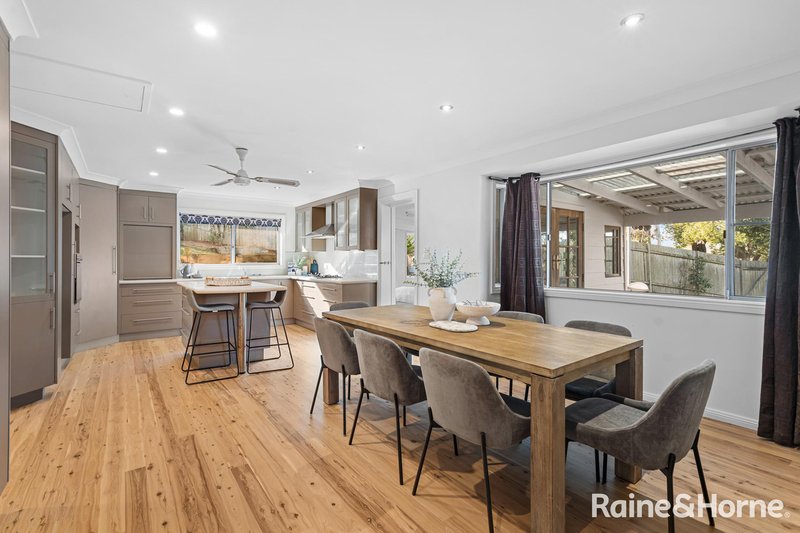 Photo - 4 Glenwood Road, Narara NSW 2250 - Image 3