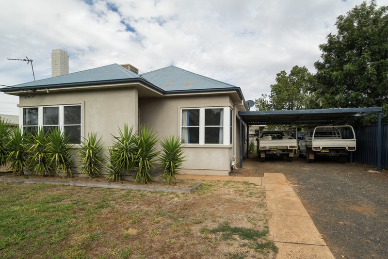 4 Gloucester Avenue, Dubbo NSW 2830