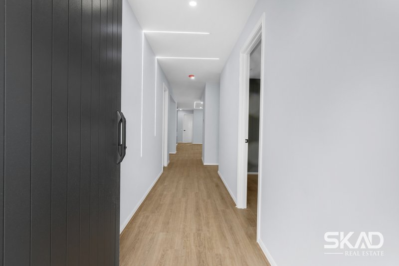 Photo - 4 Golden Parkway, Donnybrook VIC 3064 - Image 2
