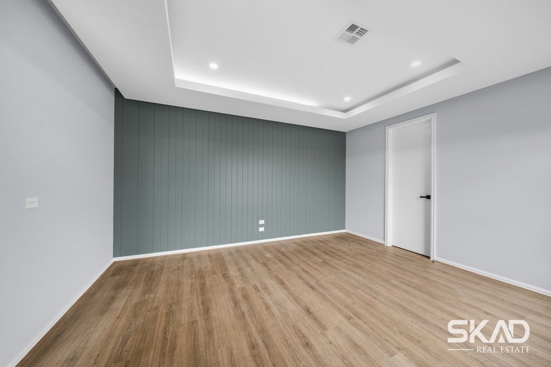 Photo - 4 Golden Parkway, Donnybrook VIC 3064 - Image 3