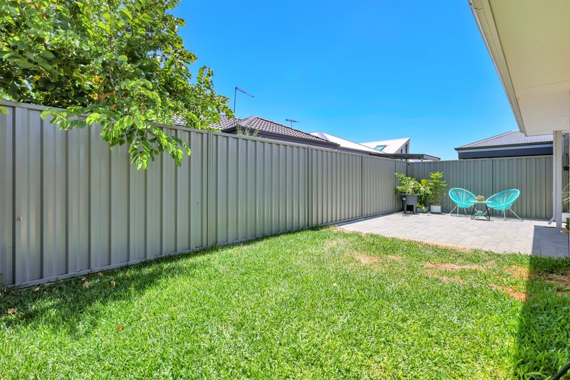 Photo - 4 Golden Way, Piara Waters WA 6112 - Image 21