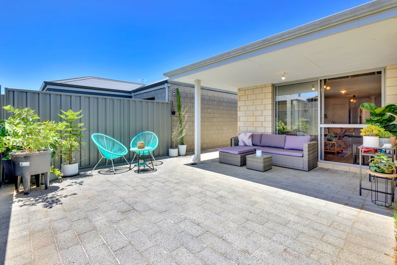 Photo - 4 Golden Way, Piara Waters WA 6112 - Image 22