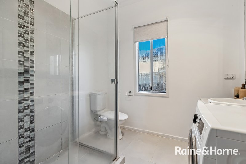 Photo - 4 Goodenia Street, Officer VIC 3809 - Image 6
