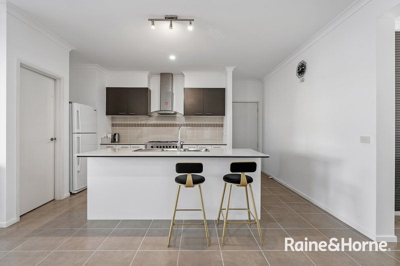 Photo - 4 Goodenia Street, Officer VIC 3809 - Image 7