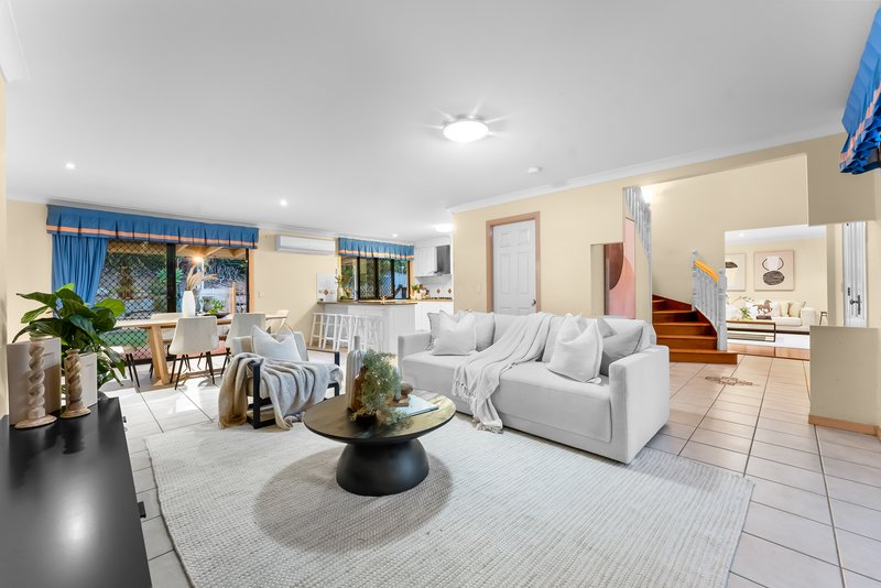 Photo - 4 Gordonbrook Close, Albany Creek QLD 4035 - Image 6