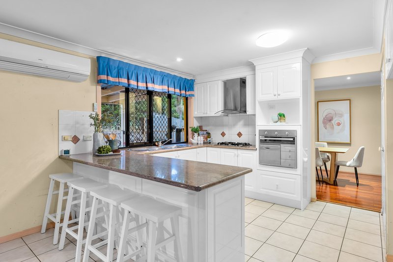 Photo - 4 Gordonbrook Close, Albany Creek QLD 4035 - Image 9