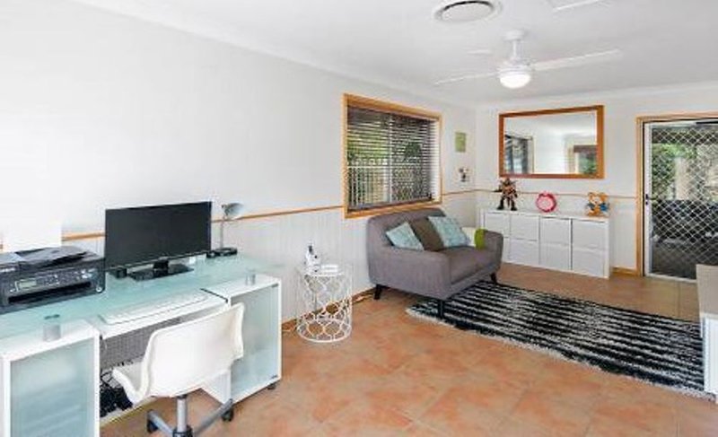 Photo - 4 Gosford Court, Rochedale South QLD 4123 - Image 9