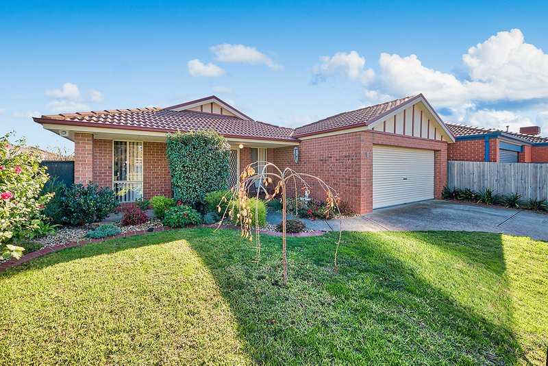 Photo - 4 Gowrie Place, Cranbourne West VIC 3977 - Image 2