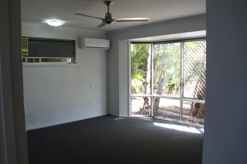 Photo - 4 Graham Street, Tannum Sands QLD 4680 - Image 11