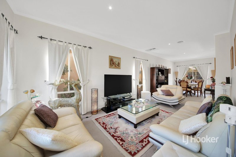 Photo - 4 Grand Canal Boulevard, Sanctuary Lakes VIC 3030 - Image 5