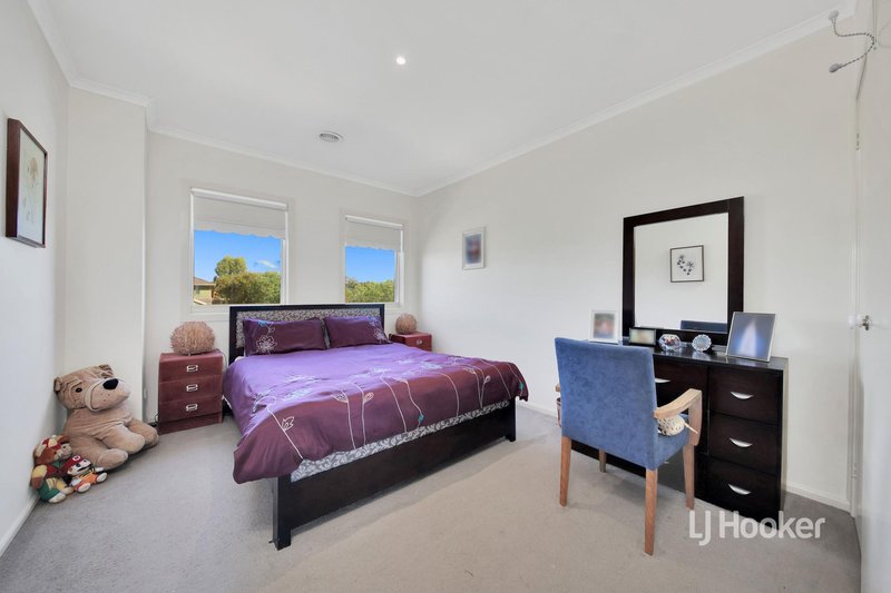 Photo - 4 Grand Canal Boulevard, Sanctuary Lakes VIC 3030 - Image 13