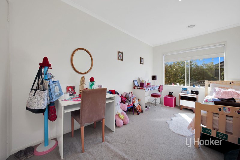 Photo - 4 Grand Canal Boulevard, Sanctuary Lakes VIC 3030 - Image 14