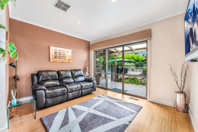 Photo - 4 Grantchester Road, Narre Warren North VIC 3804 - Image 12