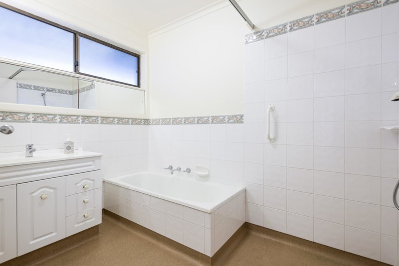 Photo - 4 Granville Grove, Clayton South VIC 3169 - Image 7