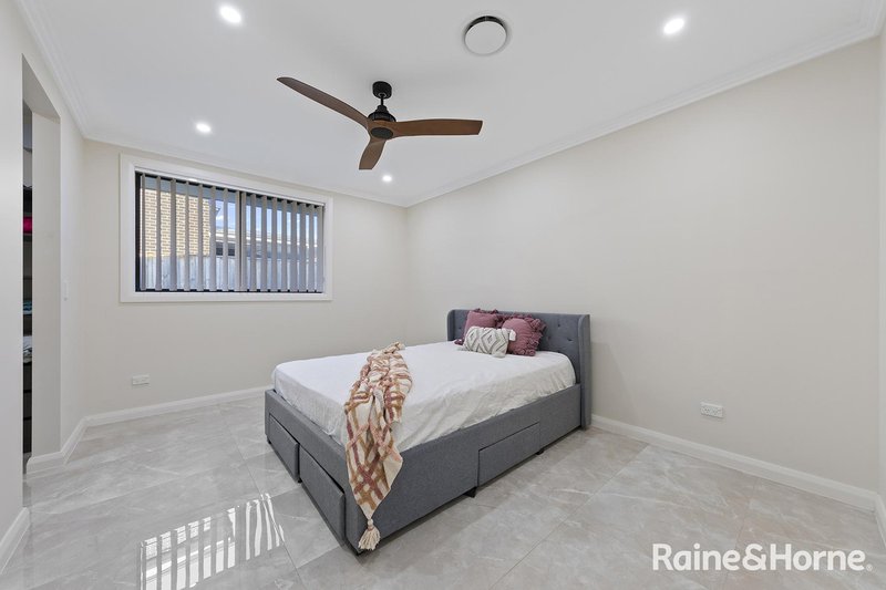 Photo - 4 Gratwick Street, Bradbury NSW 2560 - Image 4