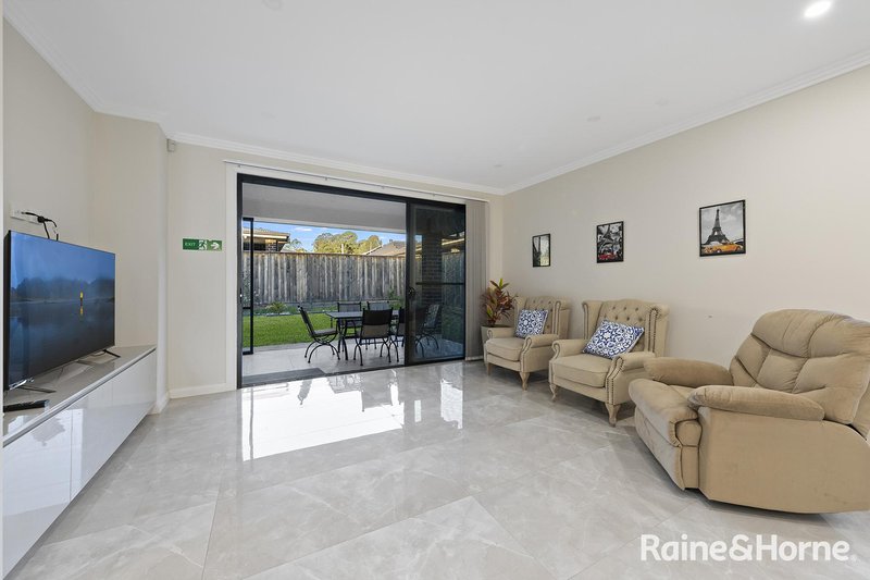 Photo - 4 Gratwick Street, Bradbury NSW 2560 - Image 8